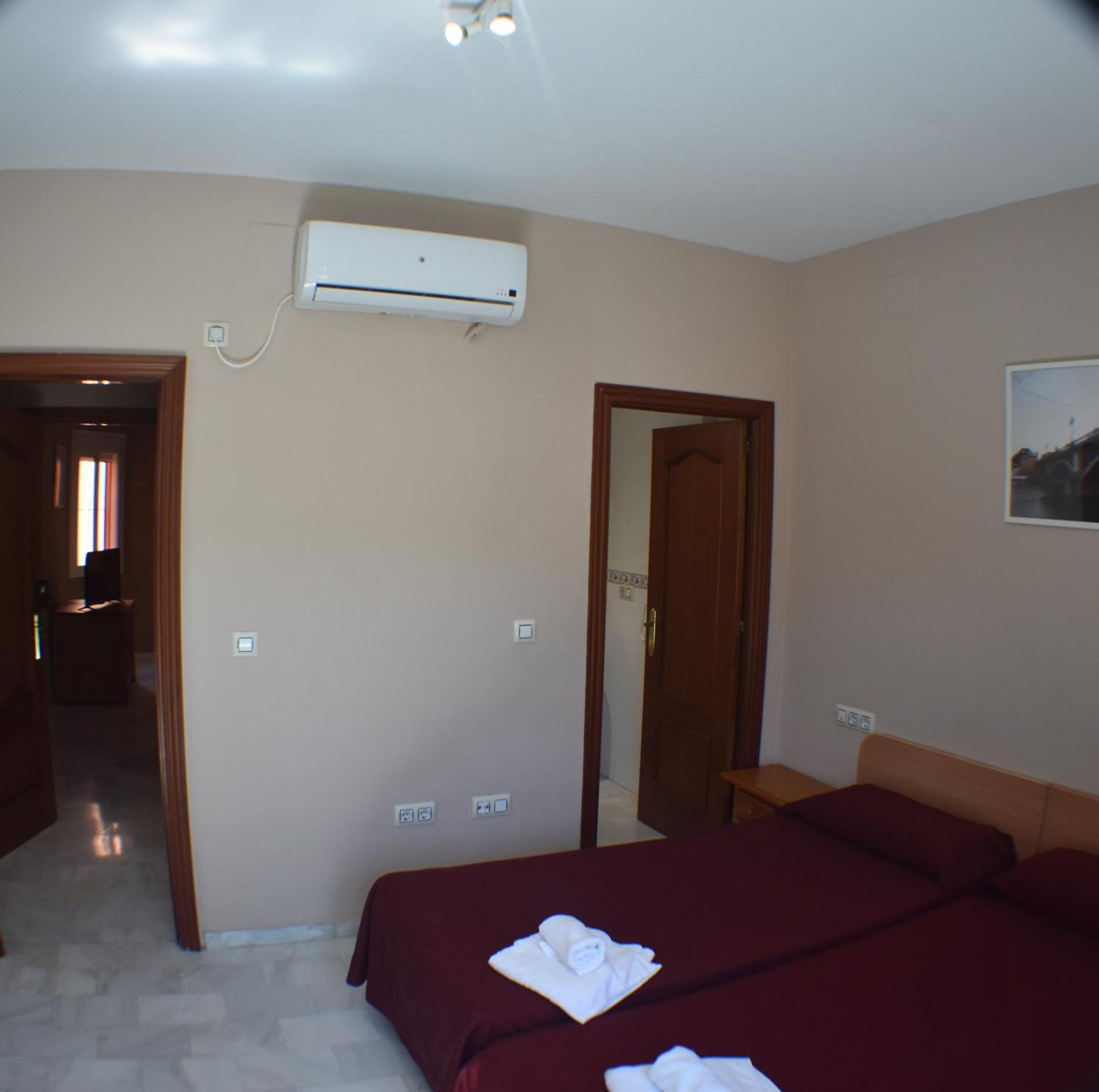 Hostal Alamare Sevilla Buitenkant foto