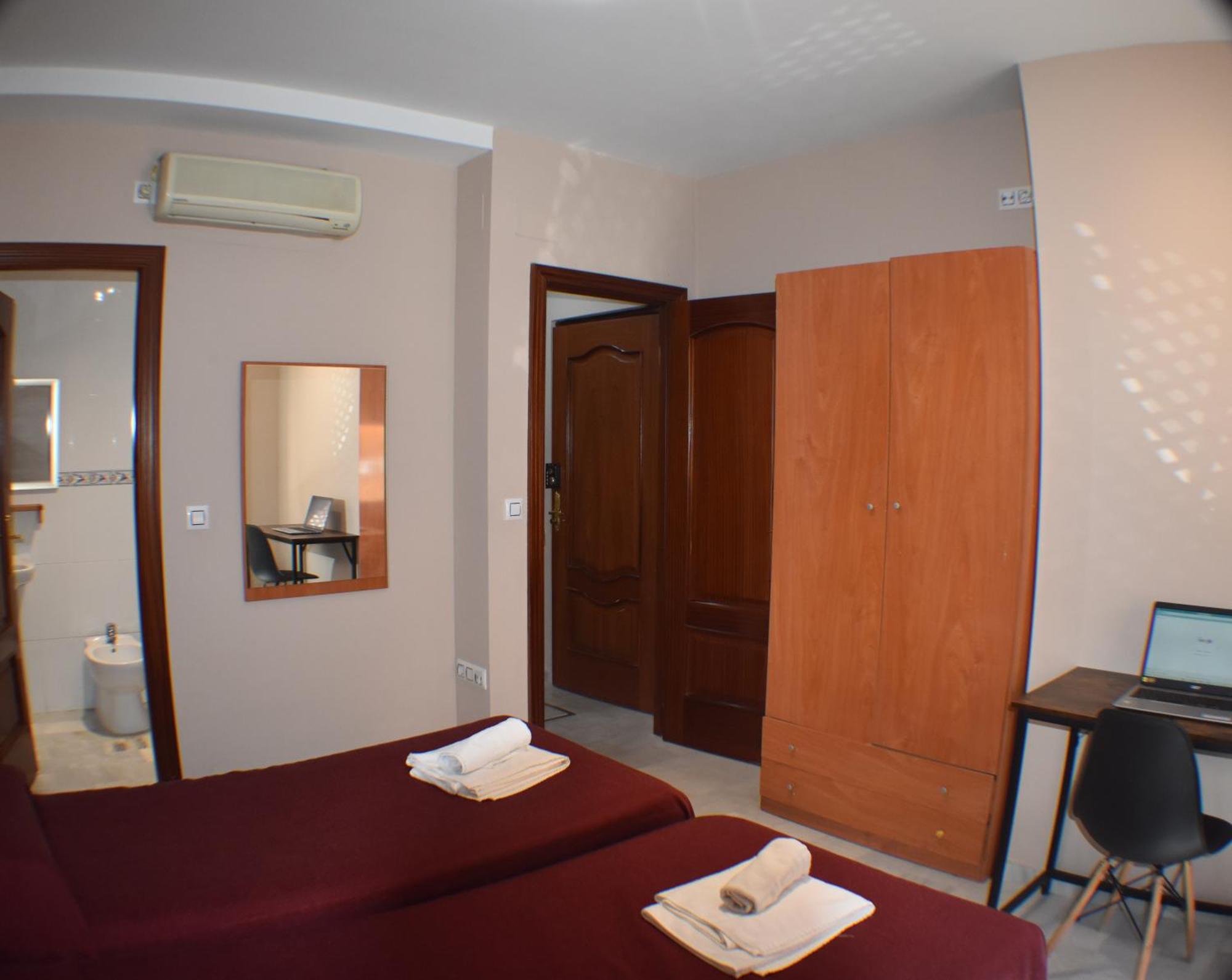 Hostal Alamare Sevilla Buitenkant foto